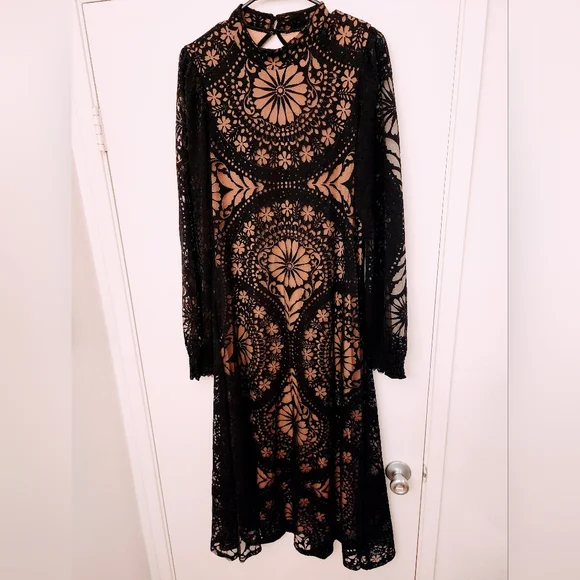 Anthropologie Farm Rio Black Floral Midi Dress - Picture 3 of 6